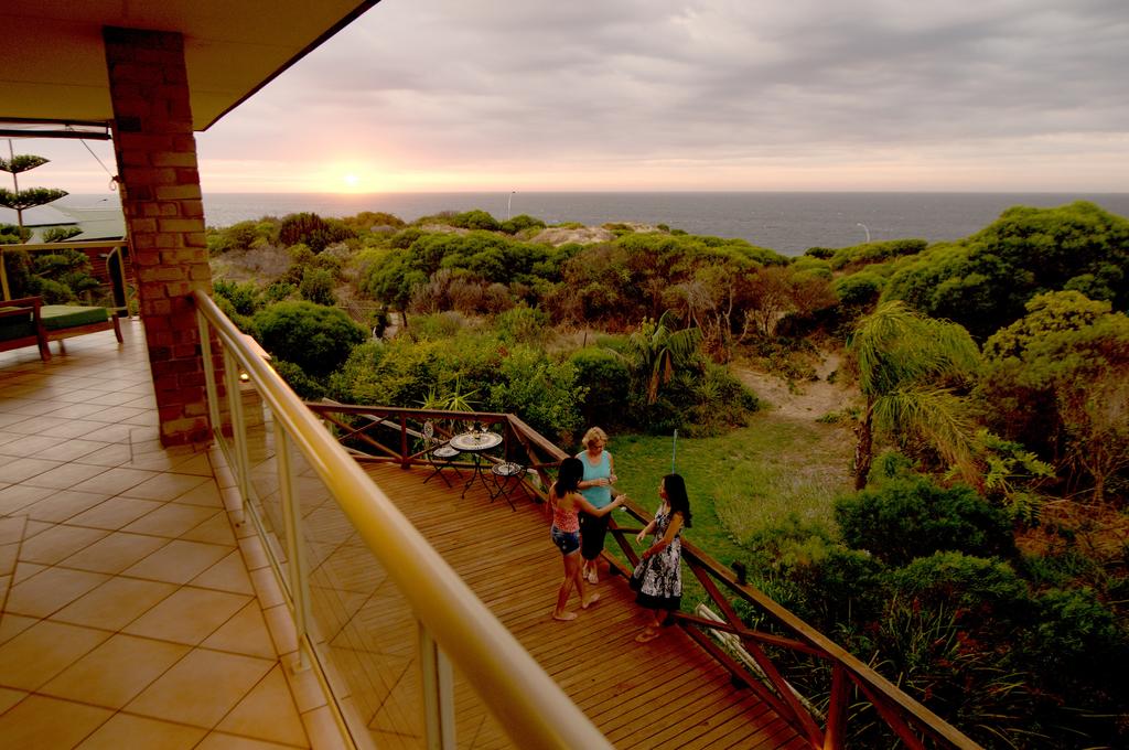 Warnbro WA Perths Hotel
