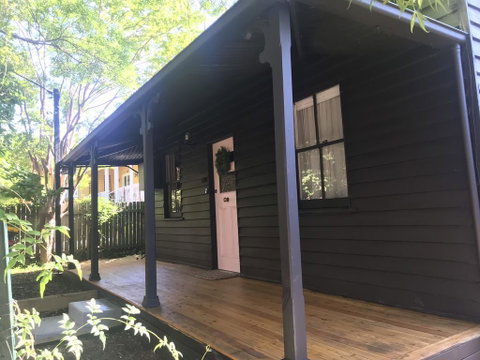 Old Railway Cottage - Perths Hotel 0