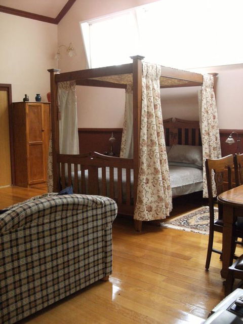 Old School B & B - Perths Hotel 3