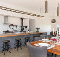 On A Hill - modern country home near Braidwood - Perths Hotel