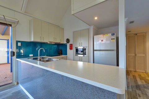Osprey Holiday Village Unit 121 - Fantastic 3 Bedroom Holiday Villa With A Pool In The Complex - Perths Hotel 3