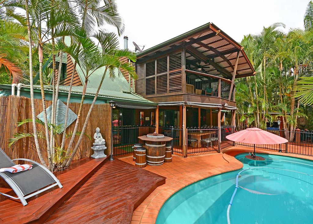 Toogoom QLD Perths Hotel