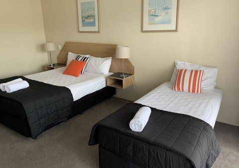 Outrigger Burleigh - Perths Hotel 2