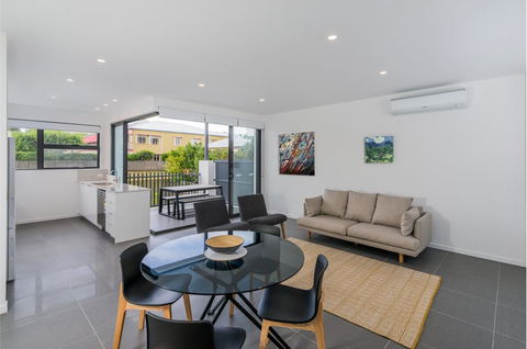Oxford Steps - Executive 2BR Bulimba Apartment Across From The Park On Oxford St - Perths Hotel 0