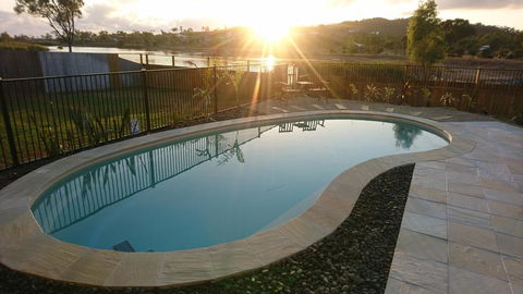Palm Lakeside Holiday Home - Bowen, Whitsundays, Queensland - Perths Hotel 0