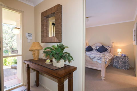 Panorama - 7 Stacey Drive - Perths Hotel 2