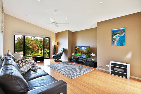 Panorama @ The Lake - Pet Friendly - 15 Mins To Hyams Beach - Perths Hotel 2
