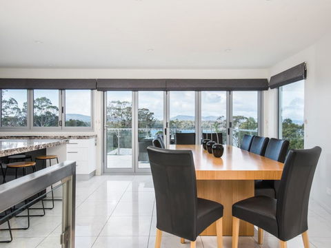 Paradise Point - Tamar Valley 14 Persons Residence With Pool - Perths Hotel 0