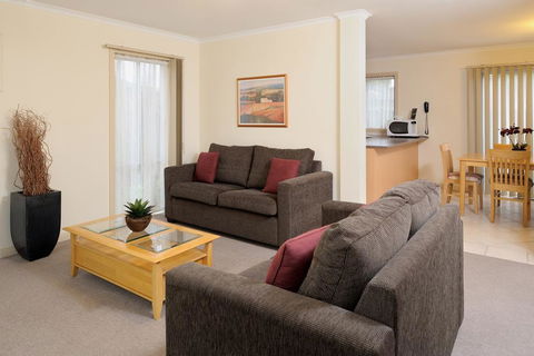 Park Avenue - Forest Hill - Perths Hotel 1