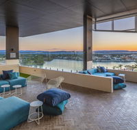 Peninsular Gold Coast - Perths Hotel