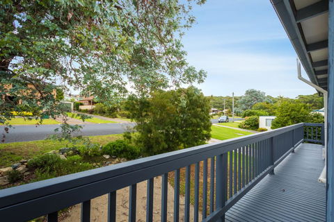 Pet-friendly Beach House @ Kianga - Perths Hotel 3