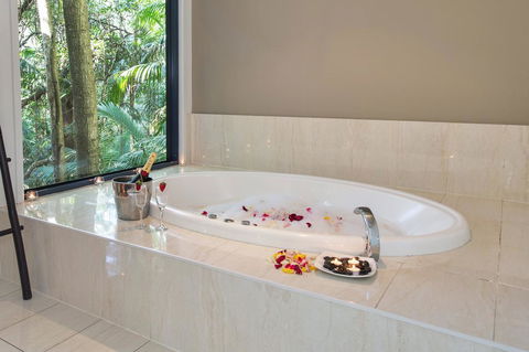 Pethers Rainforest Retreat - Perths Hotel 2