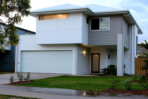Petrie Beach Holiday Home - Perths Hotel 0