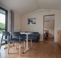 Pine Country Caravan Park - Perths Hotel