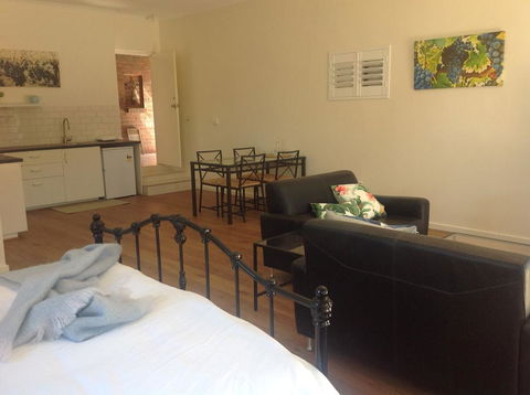 Port Elliot Rural Retreat - Perths Hotel 2