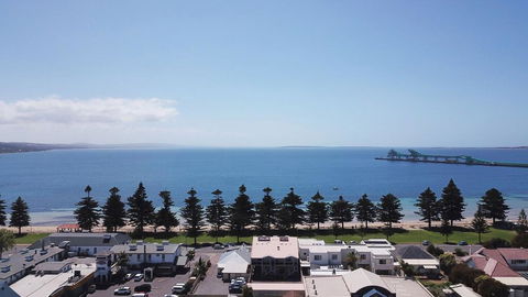 Port Lincoln Foreshore Apartments - Perths Hotel 1