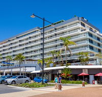 Port Pacific Resort - Perths Hotel