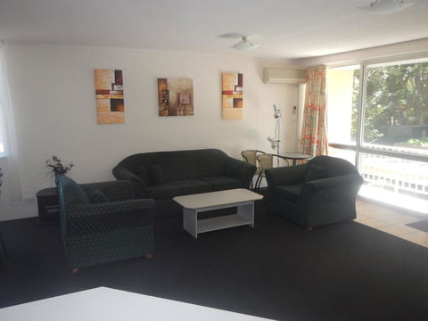 Portsea 16 14 Surf Street - Perths Hotel 1