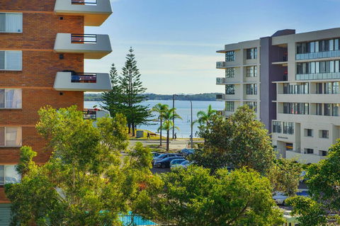 Portview 8, 8/2 Waugh Street - Perths Hotel 1