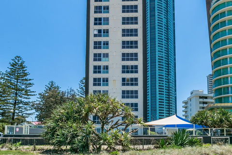 President Apartments - We Accommodate - Perths Hotel 1