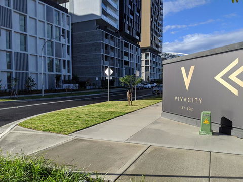 Presidential 3-bed 2-bath, Balcony, With Pool Included - Perths Hotel 1