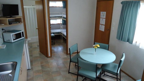 Prom Central Caravan Park - Perths Hotel 2