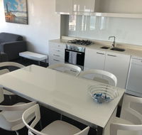 Q1 1 Bedroom apartment on 30th floor - Perths Hotel