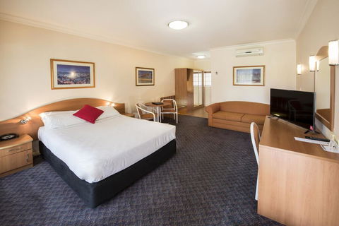 Quality Inn Penrith Sydney - Perths Hotel 2