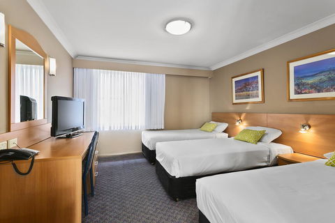 Quality Inn Penrith Sydney - Perths Hotel 1