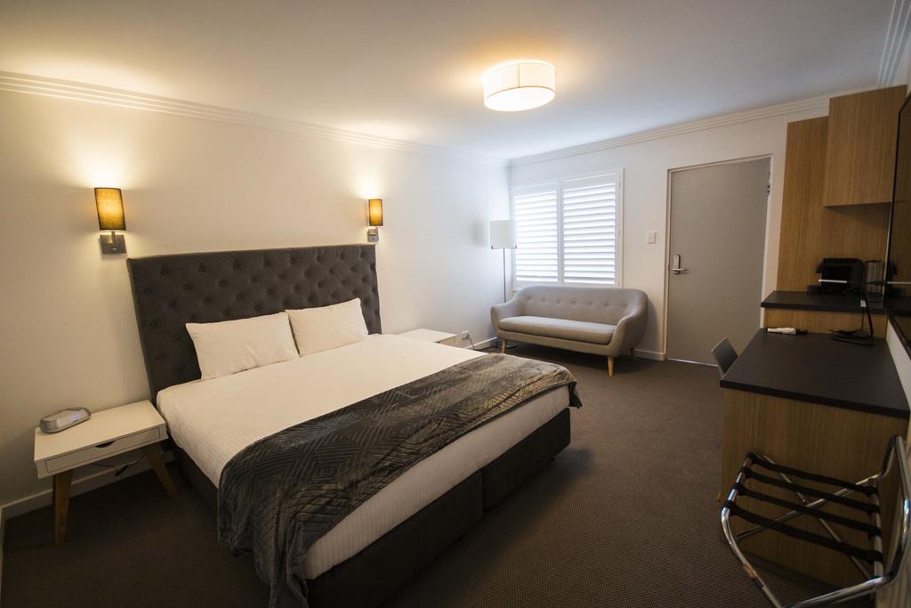  Perths Hotel