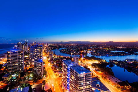 Queensland's Tallest Resort Hamilton Avenue Surfers Paradise - Perths Hotel 2