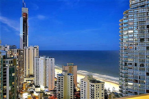 Queensland's Tallest Resort Hamilton Avenue Surfers Paradise - Perths Hotel 3