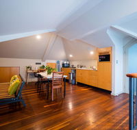 Quiet Private Studio In Strathfield with Kitchenette and Private Bathroom 3min to Station sleeps 6 - Perths Hotel