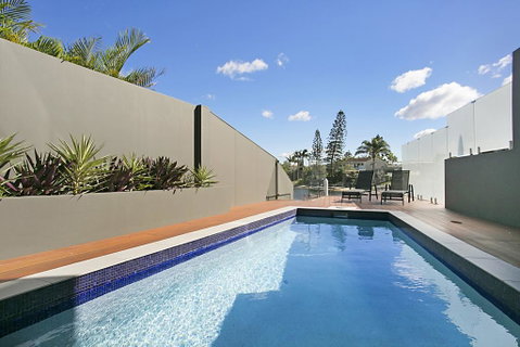 Ray Of Sunshine - Perths Hotel 2