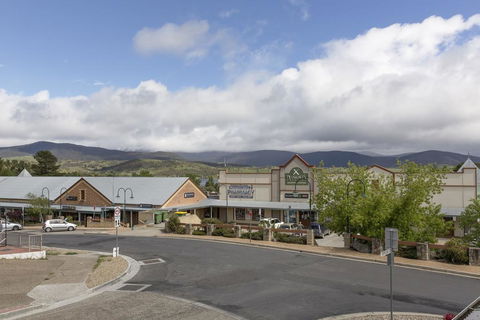 Razorback 6 - Razorback Plaza Jindabyne - Perths Hotel 0