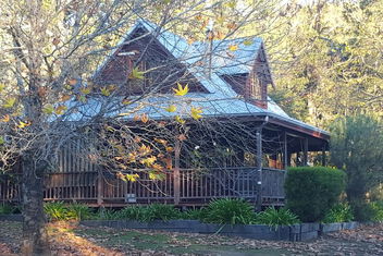 Redgum Hill Country Retreat with Perths Hotel