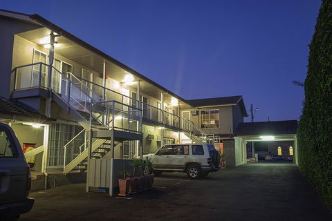 Redwood Manor Motel Apartments - Perths Hotel 1