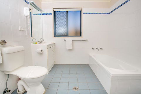 Reflections Holiday Parks Hawks Nest - Perths Hotel 3