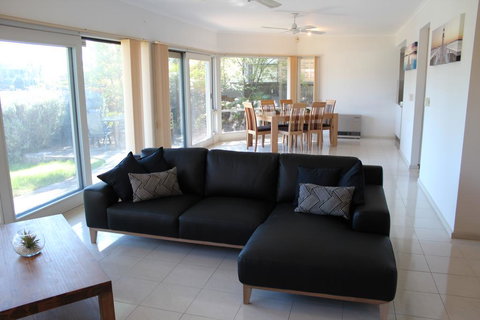 Relax At The Marina - Perths Hotel 1