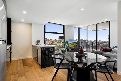 Resort-style Apartment With Balcony, Pool And Gym - Perths Hotel 0