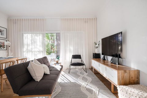 Restful Allawah Retreat Near Sydney Airport - Perths Hotel 0