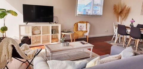 Retreat - Perths Hotel 0