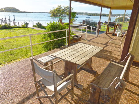 Riverside Delight @ Greenwell Point - Perths Hotel 3