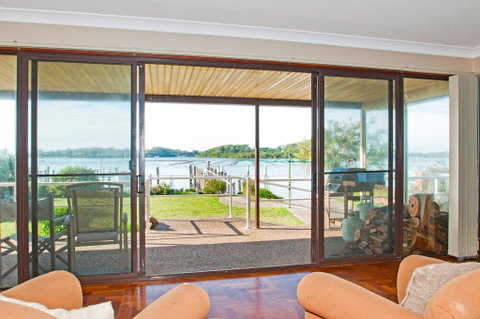 Riverside Delight @ Greenwell Point - Perths Hotel 1