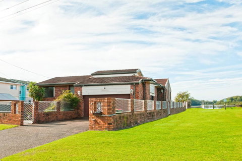 Riverside Delight @ Greenwell Point - Perths Hotel 2