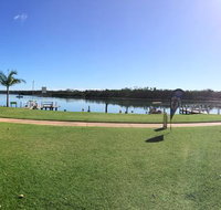 Riviera Caravan Park - Perths Hotel