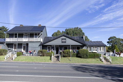 Robertson Public House And Kitchen - Perths Hotel 0