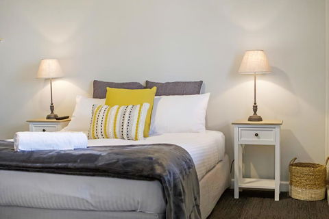 Robertson Public House And Kitchen - Perths Hotel 1