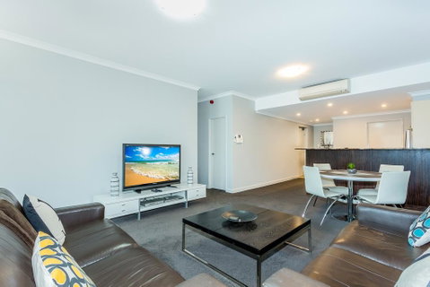 Rockingham Beachfront Apartment - Perths Hotel 3