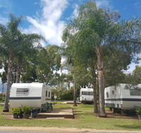 Rose City Caravan Park - Perths Hotel